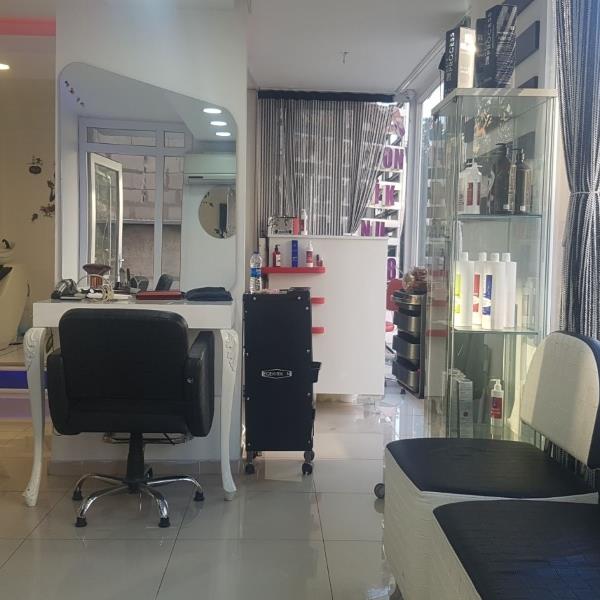 Saç Kesimi, Saç Bakımı ve Fön Paketi