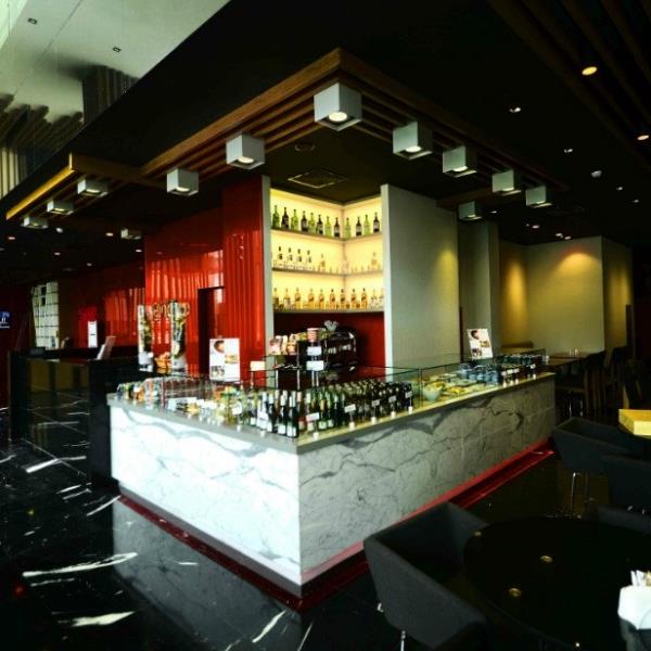 İzmir Ramada Encore Otel’de Tek veya Çift Kişilik, Kahvaltı Dahil 1 Gece Konaklama