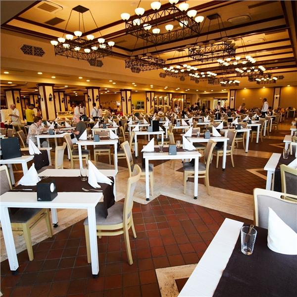 İzmir'den Uçak Bileti ve Otel Transferi Dahil 2 Gece ve 3 Gün Konaklamalı Kıbrıs Salamis Bay Conti Resort Hotel'de Gülden Yılbaşı Galası