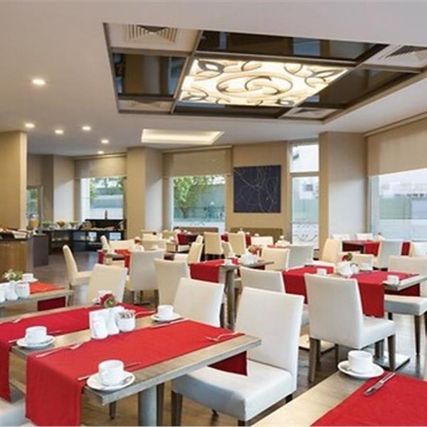 Ramada Plaza By Wyndham İzmir'de Kahvaltı Dahil Çift Kişilik Konaklama