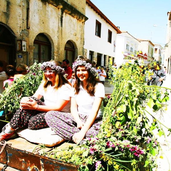 6 Nisan Cumartesi Günübirlik Alaçatı Ot Festivali, Balıklı Köşk, Germiyan, Ildırı Köyü Turu