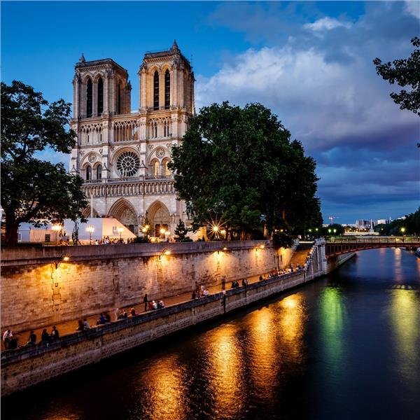 İzmir'den Uçak İle Kalkışlı 4 Gece 5 Gün Konaklamalı Noel Zamanı Paris Turu