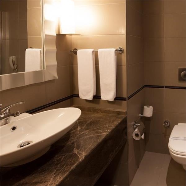 İzmir ve Manisa Kalkışlı 2 gece 3 gün Bursa Uludağ Turu. Üstelik Kapalı Termal Yüzme Havuzu, Türk Hamamı, Sauna ile Konaklama.	