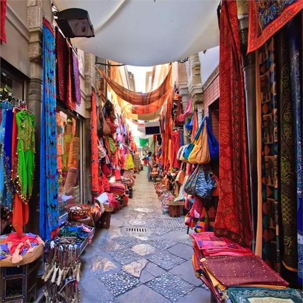 İzmir'den Uçak İle Hareketli 7 Gece 8 Gün Konaklamalı İspanya ve Endülüs İkonları Turu