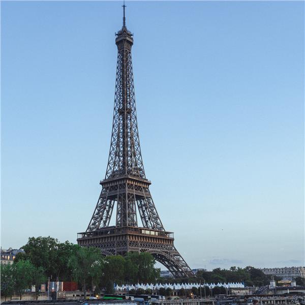 İzmir'den Uçaklı 3 Gece 4 Gün Konaklamalı Paris & Reims Turu