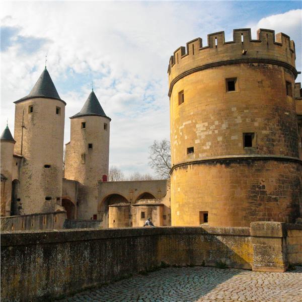 İzmir'den Uçaklı 4 Gece 5 Gün Konaklamalı Köln, Lüksemburg, Metz, Paris Ve Disneyland Turu