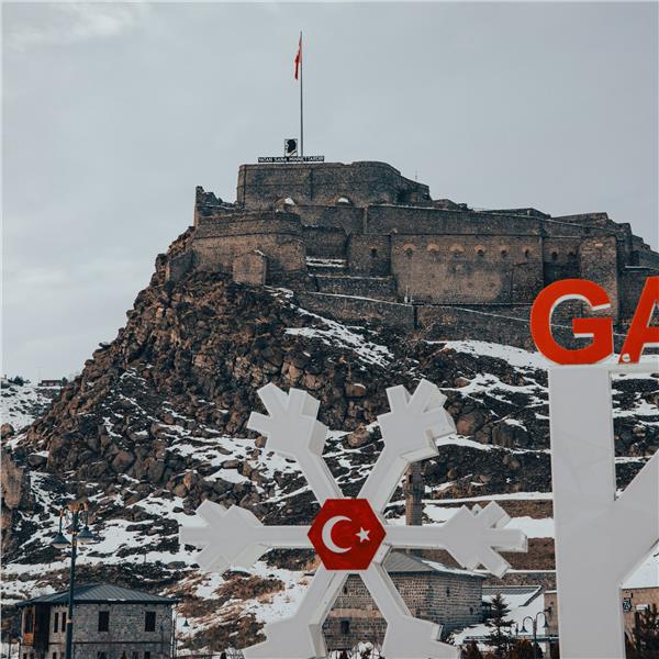 İzmir'den Uçaklı 3 Gece 4 Gün Konaklamalı Van Kars Erzurum Turu