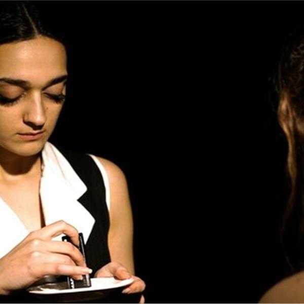 'Hanımlar ve Hizmetçiler' Tiyatro Oyunu Bileti