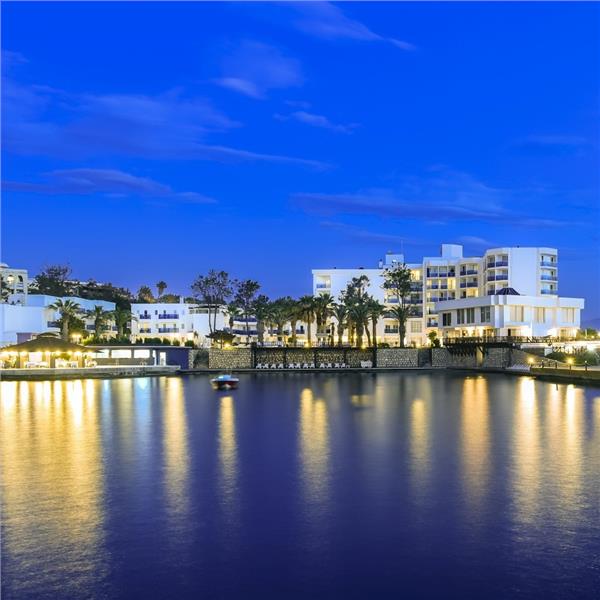 Kuşadası Le Blue Hotel Yılbaşı Programı