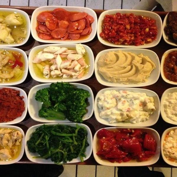 Bostanlı Temiz Mandıra Enfes Lezzetler Eşliğinde Balık Menü