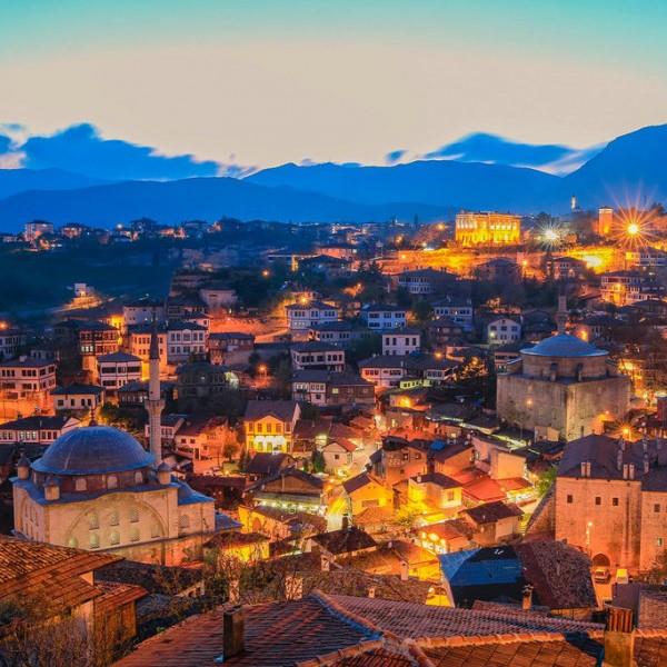 İzmir'den Otobüslü 6 Gece 7 Gün Konaklamalı Boydan Boya Karadeniz Turu. 1 Gece Batum 1 Gece Maçka Yaylası Konaklamalı