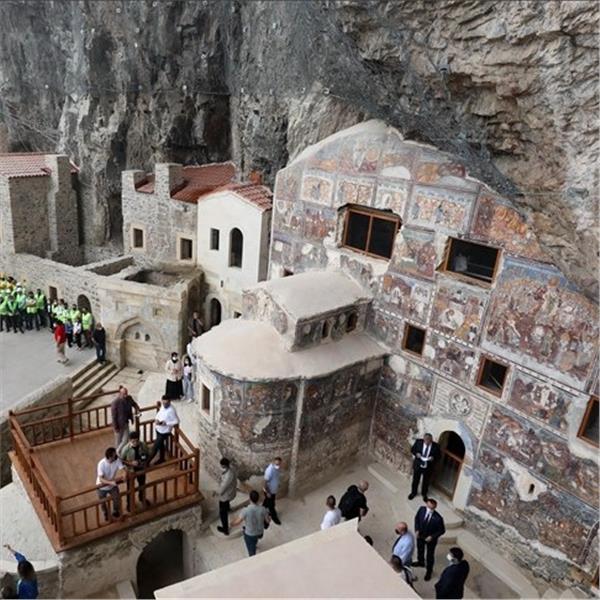 İzmir'den Uçaklı 5 Gece 6 Gün Konaklamalı Baştan Başa Karadeniz Yaylalar ve Batum Turu