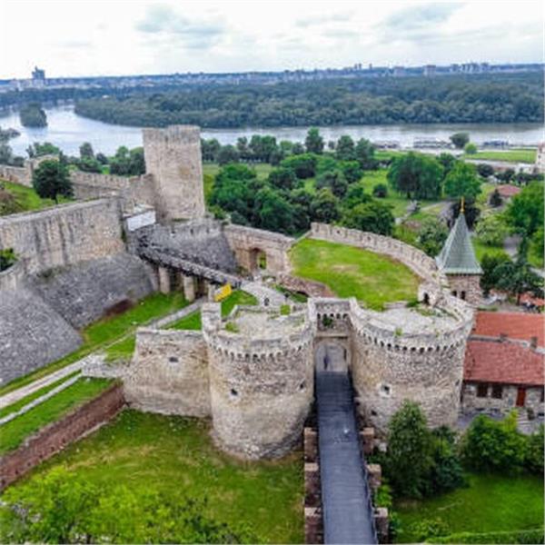 İzmir'den Uçaklı 3 Gece 4 Gün Konaklamalı Belgrad Noel Pazarları Turu