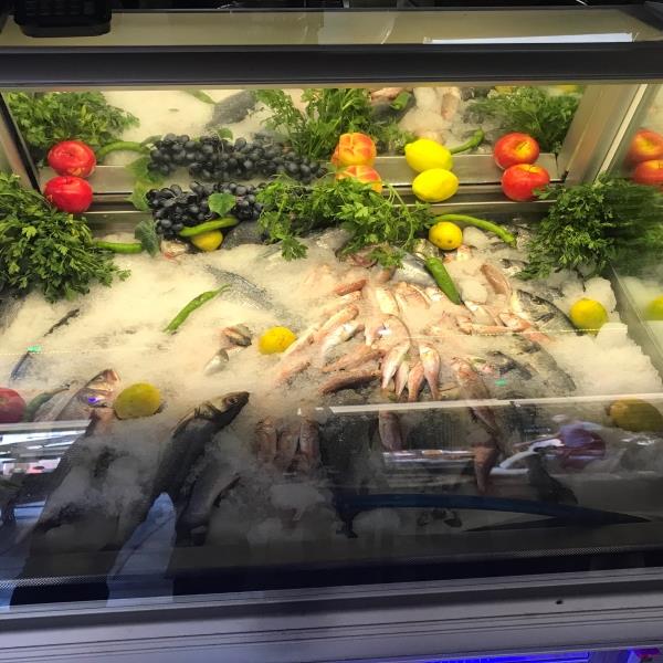 Alsancak Rakım 35 Meyhane’de Canlı Fasıl Eşliğinde Et ve Balık Menüleri