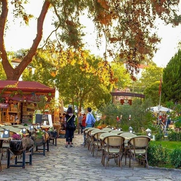 Şirince Artemis Restaurant'da Ödüllü Serpme Köy Kahvaltısı