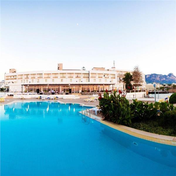 İzmir'den Uçak İle Hareketli Kıbrıs Dome Hotel Oda Kahvaltı Konaklama Seçenekleri