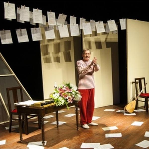 Usta Oyuncu Ferhan Şensoy'un Uzun Yıllardır Sahnelediği 'Ferhangi Şeyler' Oyununa Tiyatro Biletleri