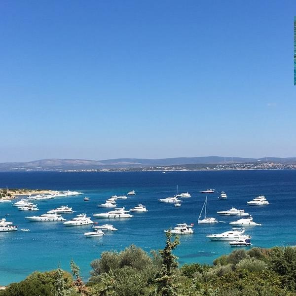 Çeşme Sera Beach Girişi, Şezlong, Şemsiye ve İçecek