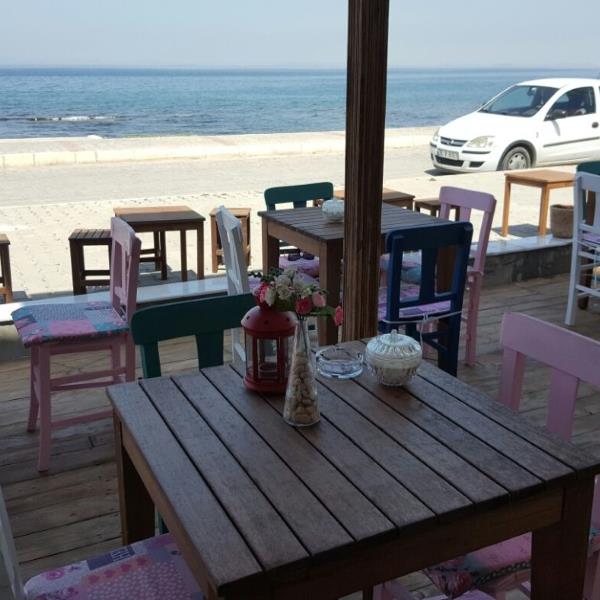 Güzelbahçe Mavi & Beyaz'da Enfes Serpme Kahvaltı