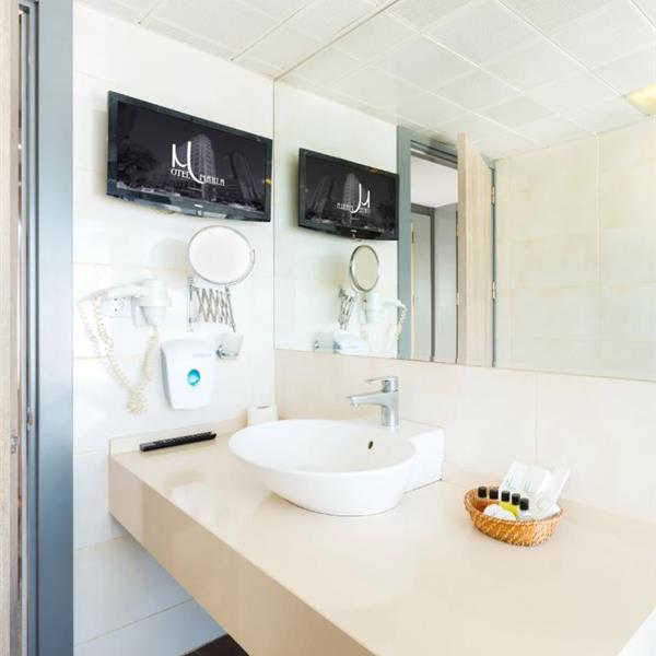 Otel Marla tek veya Çift kişi kahvaltı dahil konaklama