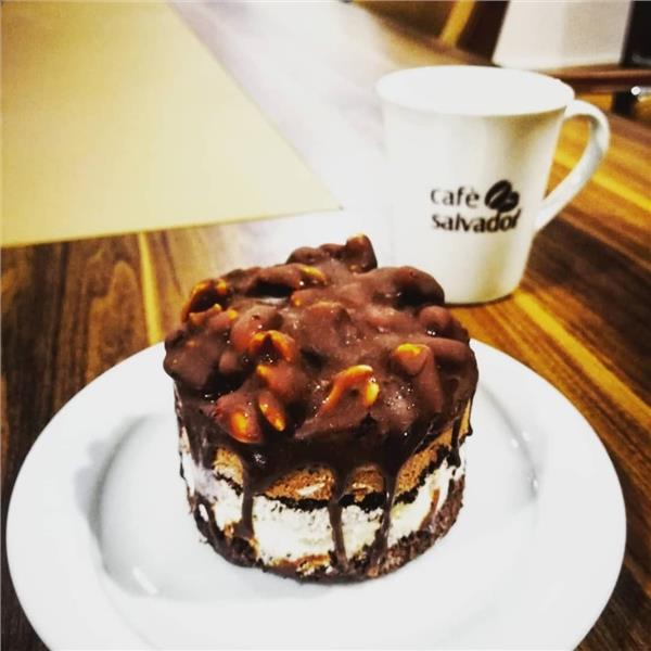 Bornova Üsküplü Cafe’de seçenekli enfes Tatlı ve Pastalar eşliğinde kahve keyfi