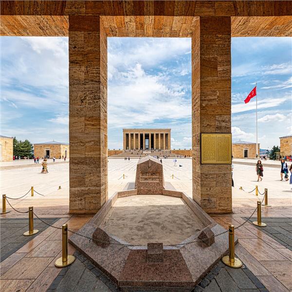 İzmir Çıkışlı 2 gece 3 gün Konaklamalı Ankara, Anıtkabir, Eskişehir, Bursa ve Gölyazı Turu