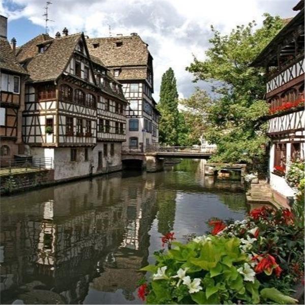 İzmir'den Uçak İle Hareketli 3 Gece 4 Gün Konaklamalı İsviçre Alpler Göller Ve Noel Pazarları Turu