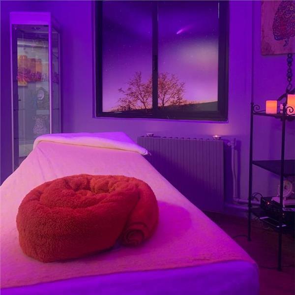 Bornova Talya Nur Güzellik Merkezi’nde Kadınlara Özel Medikal Ayak Bakım Paketi