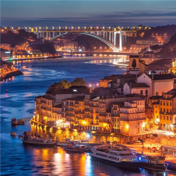 İzmir'den Uçaklı 4 Gece 5 Gün Konaklamalı Portekiz Rotası