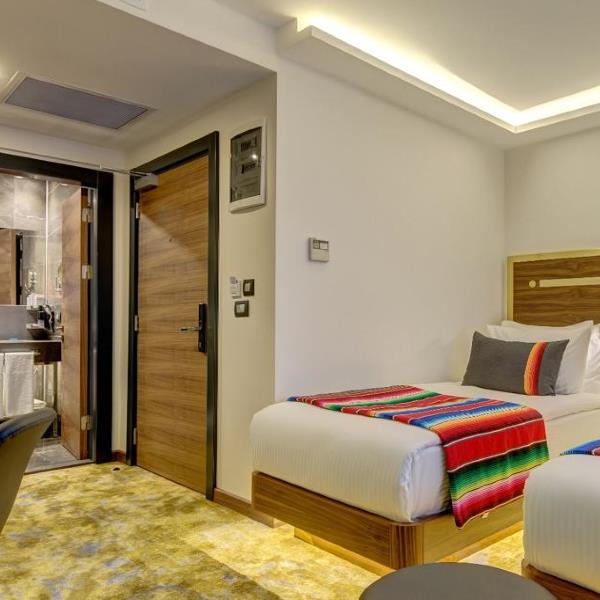 Alsancak HAY Hotel’de Açık Büfe Kahvaltı Dahil Tek veya Çift Kişi Konaklama