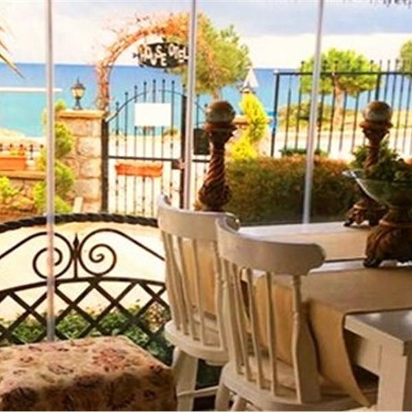 Çeşme House Butik Hotel'de Çift Kişi Kahvaltı Dahil Konaklama Keyfi