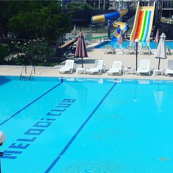 Kuşadası Melodi Club Hotel'de Gün Boyu Havuz, Aquapark Girişi ve Hamburger Menü