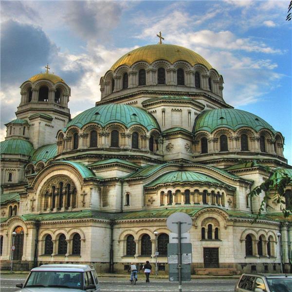 İzmir'den Otobüslü 9 Gece 10 Gün Konaklamalı Büyük Balkan Masalı Turu Akşam Yemekleri, Balkan Gecesi Dahil