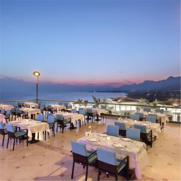 İzmir'den Uçak İle Hareketli Kıbrıs Merit Crystal Cove Hotel'de Ultra Herşey Dahil Konaklama Seçenekleri