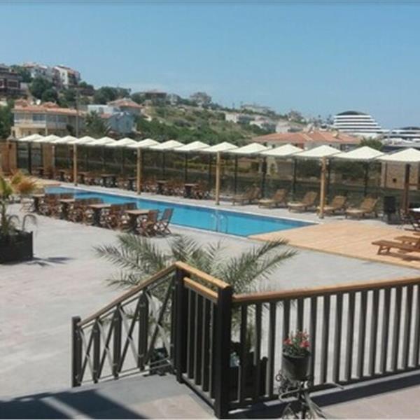 Kosa Hotel'de Açık Büfe Kahvaltı ve Havuz Kullanımı