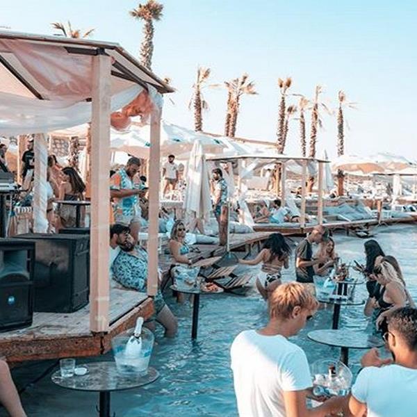 Çeşme Alaçatı Kafe Pi Beach Club Gün Boyu Beach ve Eğlenceye Giriş Bileti