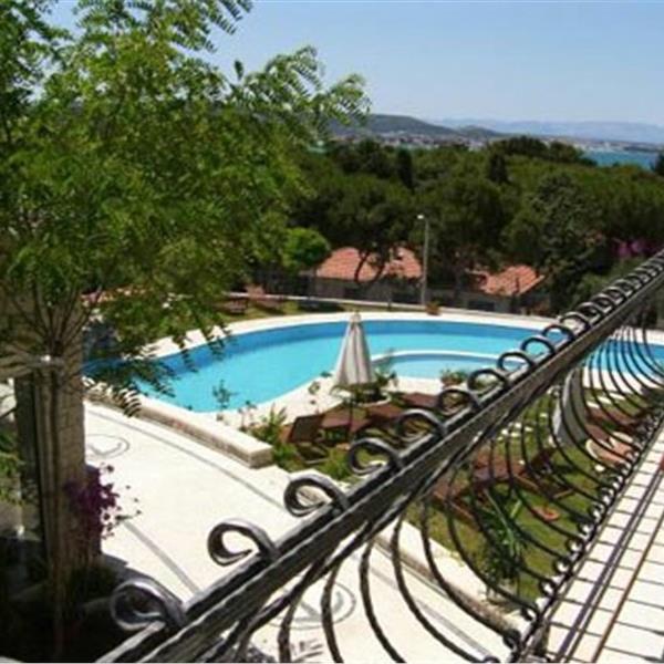 Dolina Butik Otel'de Havuz Kullanımı & Kahvaltı ve Yemek Seçenekleri