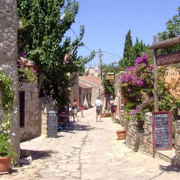 İzmir Çıkışlı Günübirlik Datça, Marmaris Kız Kumu, Turgut Şelalesi Turu. Üstelik kahvaltı dahil