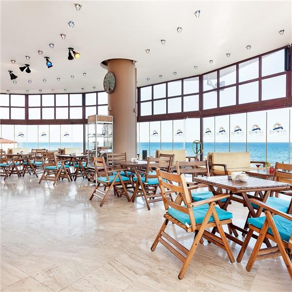 İzmir'den Uçak Bileti ve Otel Transferi Dahil 2 Gece ve 3 Gün Konaklamalı Kıbrıs Salamis Bay Conti Resort Hotel'de Gülden Yılbaşı Galası