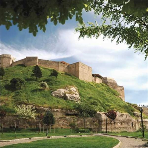 İzmir'den Uçaklı Yılbaşı Özel 1 Gece 2 Gün Konaklamalı Gaziantep Şanlıurfa Göbeklitepe Turu