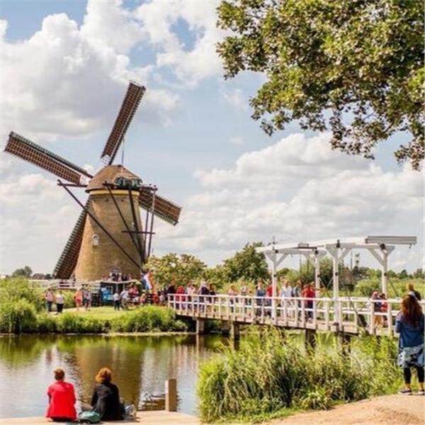 İzmir'den Uçak İle 3 Gece 4 Gün Konaklamalı Tüm Ekstralar Dahil Brüksel & Amsterdam Turu