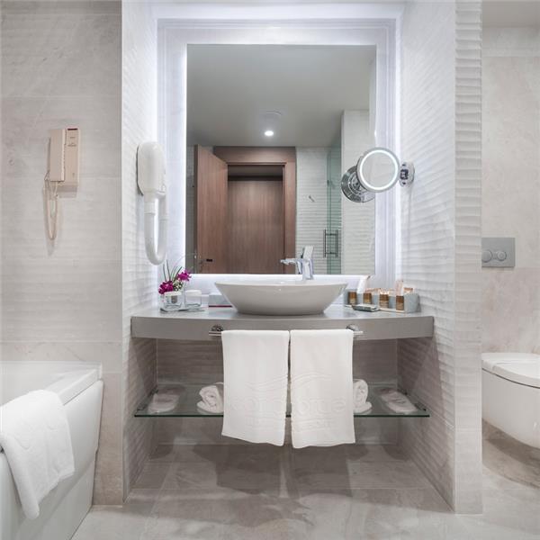 İzmir'den Uçak İle Hareketli Kıbrıs Concorde Luxury Resort & Convention & SPA Ultra Herşey Dahil Konaklama Seçenekleri