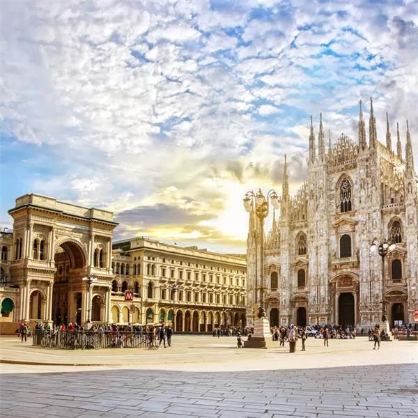 İzmir'den Uçak İle Hareketli 7 Gece 8 Gün Konaklamalı İtalya & Fransa & İsviçre & Almanya & Liehtenstein İle Bir Avrupa Masalı Turu