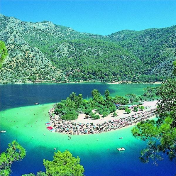 İzmir çıkışlı 1 gece 2 gün konaklamalı Fethiye Ölüdeniz, Kelebekler Vadisi Turu.