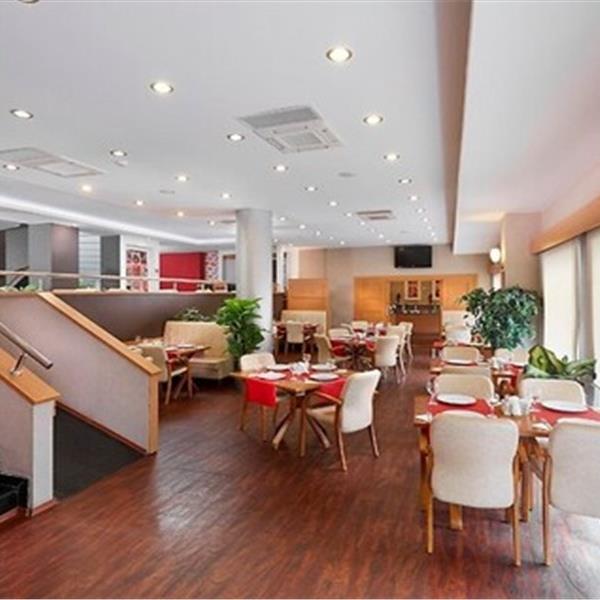 Kordon Hotel Alsancak'ta Çift Kişilik Konaklama Seçenekleri