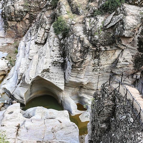 İzmir Çıkışlı Günübirlik Kuladokya, Ulubey Kanyonu, Cam Teras ve Taşyaran Vadisi Turu.