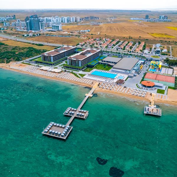 İzmir'den Uçak Bileti ve Otel Transferi Dahil 2 Gece ve 3 Gün Konaklamalı Kıbrıs The Arkın İskele Melek Mosso Yılbaşı Galası