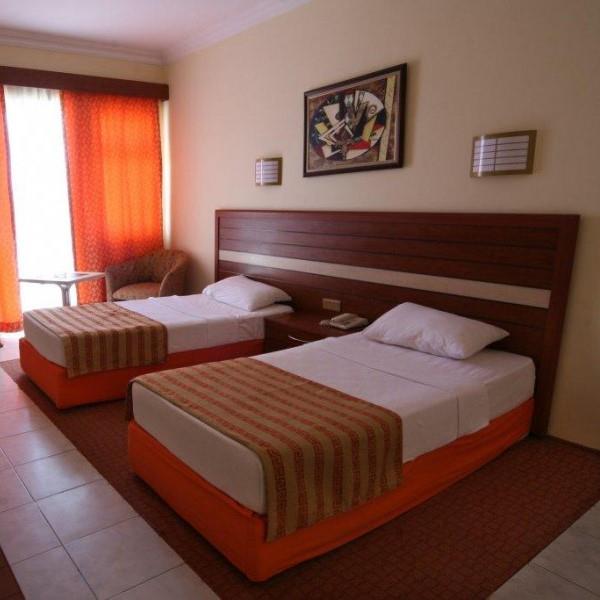 İzmir'den Kalkışlı 3 Gece 4 Gün Konaklamalı Her Şey Dahil 4 Yıldızlı Bodrum Phoenix Sun Hotel