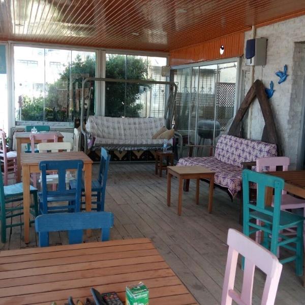 Güzelbahçe Mavi & Beyaz'da Enfes Serpme Kahvaltı