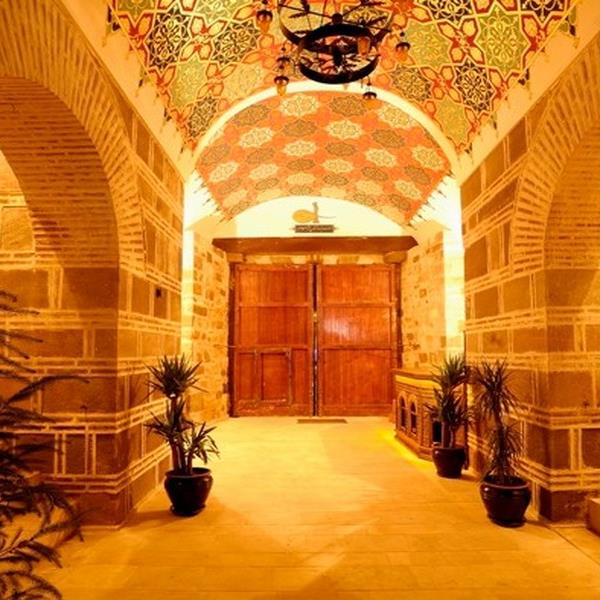 Çeşme Kervansaray Otel’de Ulaşım, Kahvaltı ve Yılbaşı Gala Yemeği Dahil Konaklama